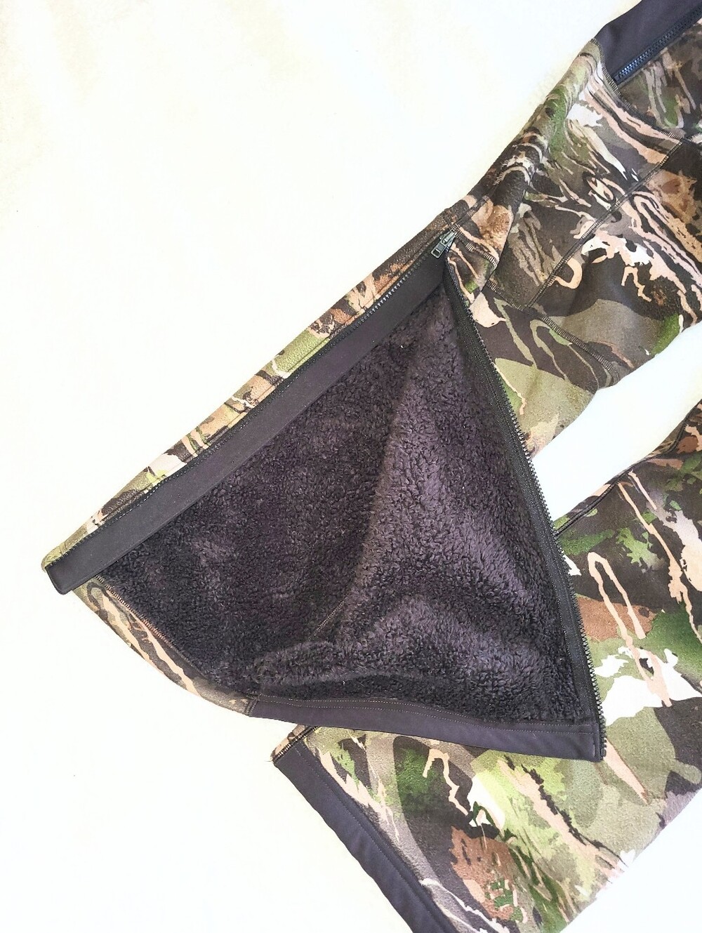 NWOT Women's Under Armour Realtree Camo Insulated Fleece Hunting Bibs Large - Picture 6 of 15